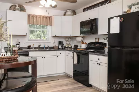 Kitchen - 411 A B Spring St, Denton, NC 27239 photo 1 of 2