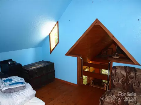 Bedroom - 15281 Betsys Gap Rd, Clyde, NC 28721 photo 1 of 2