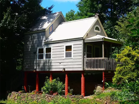 15281 Betsys Gap Rd, Clyde, NC 28721