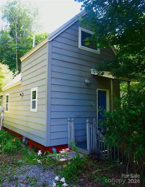 Exterior - 15281 Betsys Gap Rd, Clyde, NC 28721 photo 6 of 18