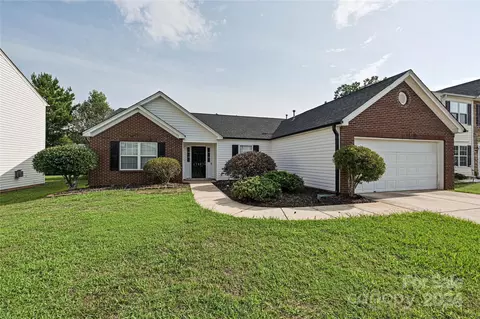12007 Chantress Ln, Charlotte, NC 28215