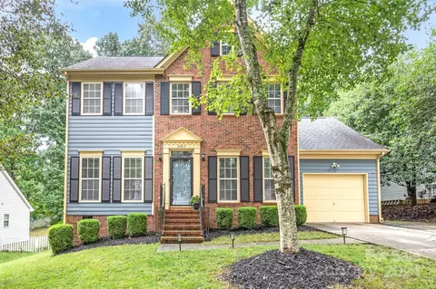 9005 Clifton Meadow Dr, Matthews, NC 28105