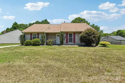 11116 Treebark Dr, Pineville, NC 28134