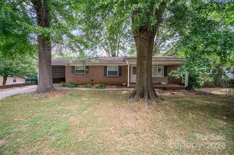 1225 12th Street Sw Dr SW, Hickory, NC 28602