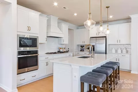 116 Hadley Ct, Mooresville, NC 28115