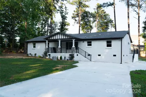 8738 Shelley Mullis Rd, Fort Mill, SC 29707