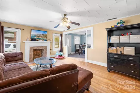 Living - 500 Jackson St, Kannapolis, NC 28083 photo 3 of 3