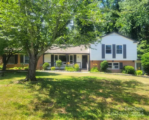602 Pineland Rd, Hendersonville, NC 28792