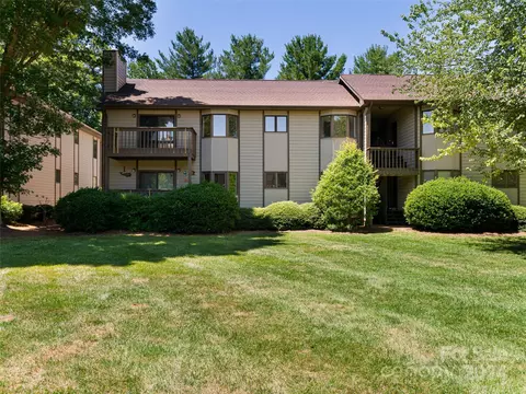 201 Racquet Club 4 Rd #4, Asheville, NC 28803