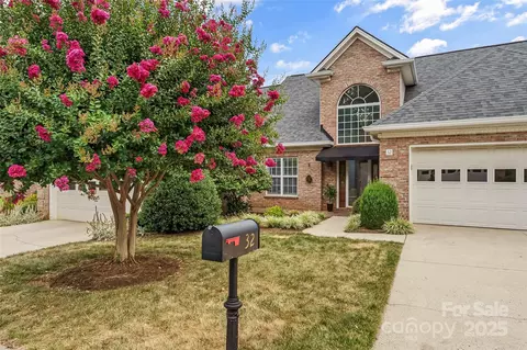 3131 9th Street 32 Dr #32, Hickory, NC 28601