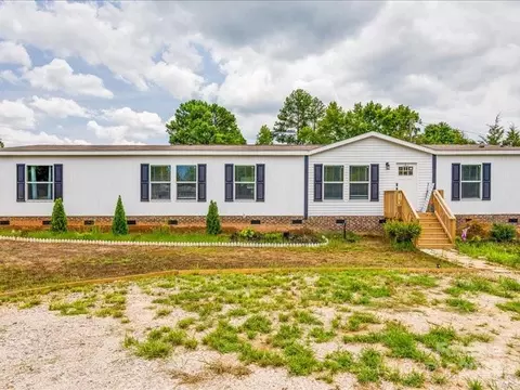 416 Sumter St, Clover, SC 29710