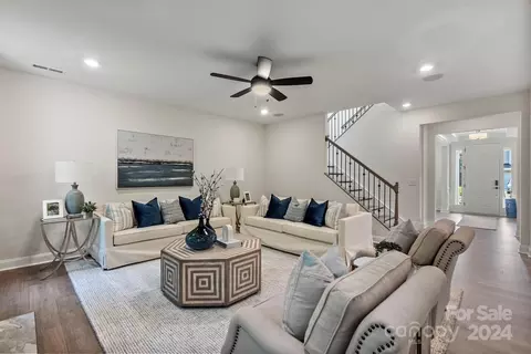 122 Nicholson Ln, Mooresville, NC 28115