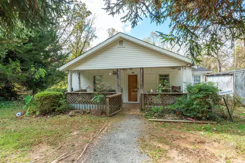 139 Hickory St, Rutherfordton, NC 28139