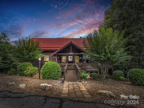 198 Boulder Ridge Rd, Lake Lure, NC 28746