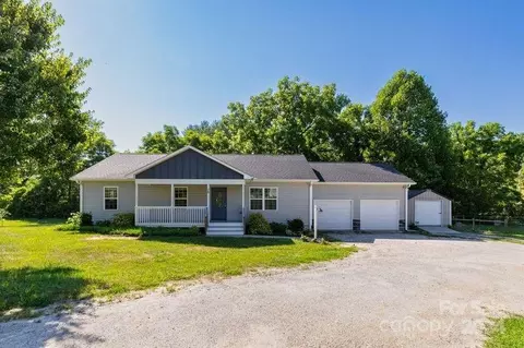 15 Jacobs Trl, Weaverville, NC 28787