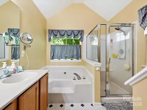 Bath - 5752 Spring Gate Nw Ct NW, Concord, NC 28027 photo 2 of 3