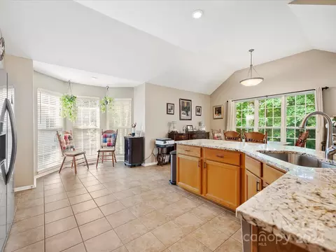 Kitchen - 5752 Spring Gate Nw Ct NW, Concord, NC 28027 photo 5 of 6