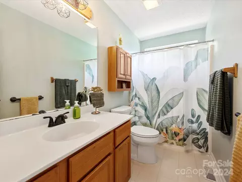 Bath - 5752 Spring Gate Nw Ct NW, Concord, NC 28027 photo 3 of 3