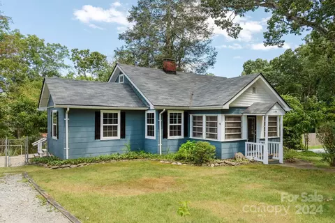 244 Courtland Blvd, Hendersonville, NC 28791