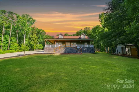 138 Almond Dr, Gastonia, NC 28052