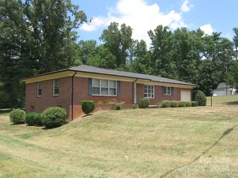 3162 Morganton Blvd, Lenoir, NC 28645