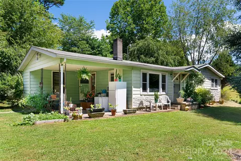 15 Upper Moffitt Rd, Asheville, NC 28805