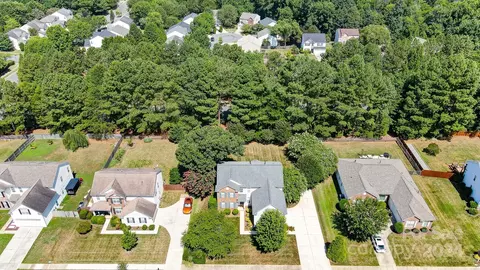 8221 Laurel Run Dr, Charlotte, NC 28269