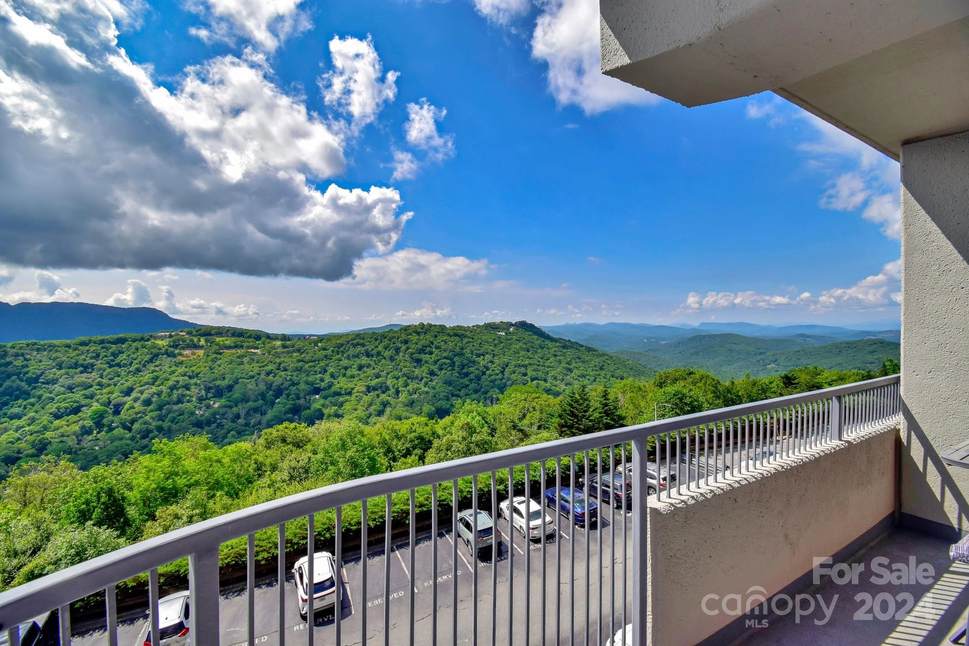 303 Sugar Top 2-2220 Dr Unit 2-2220