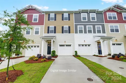 1128 Keydet Dr, Charlotte, NC 28216