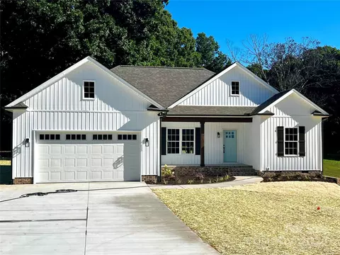 Twin Cedars Drive, Mocksville, NC 27028