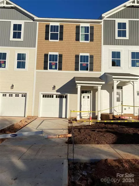 1126 Keydet Dr, Charlotte, NC 28216