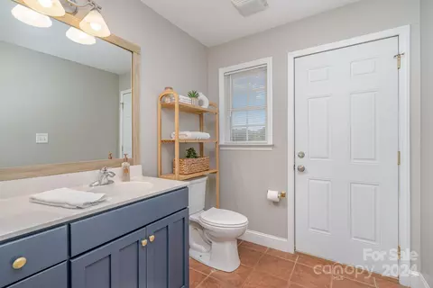 Bath - 8117 Morgan Mill Rd, Monroe, NC 28110 photo 2 of 3