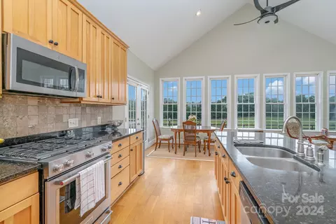 Kitchen - 8117 Morgan Mill Rd, Monroe, NC 28110 photo 2 of 3