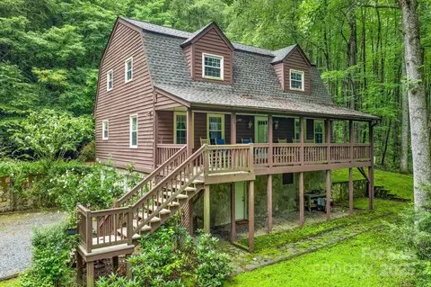 2767 Tanasee Gap Rd, Balsam Grove, NC 28708