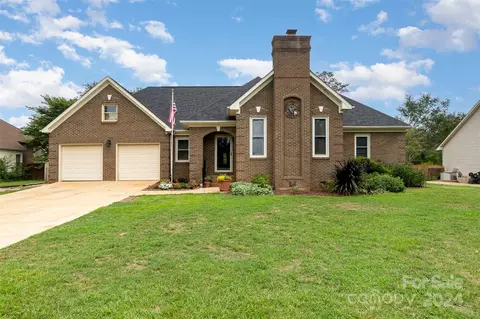 109 Gregory Ct, Mount Holly, NC 28120
