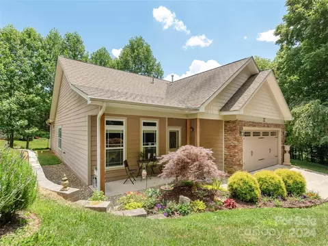 22 Jennlynn Dr, Arden, NC 28704