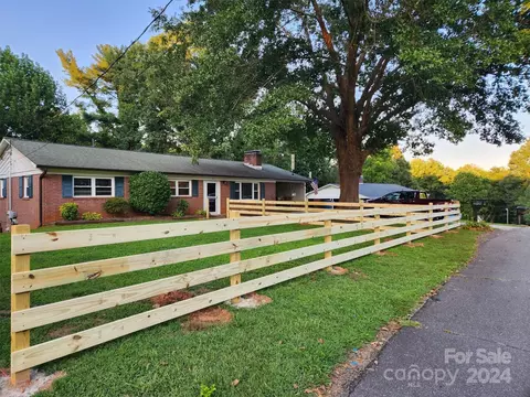 115 Hilltop Ave, Valdese, NC 28690