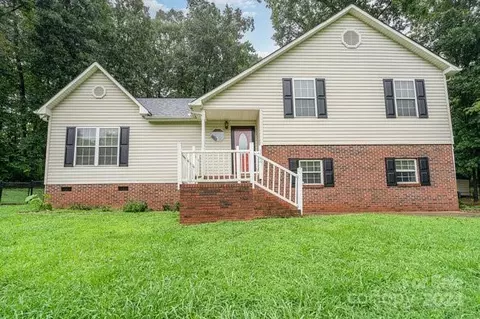 1966 Wellington Ave, Newton, NC 28658