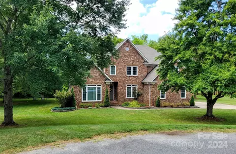 1084 Kite Ct, Matthews, NC 28104