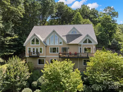 75 Timber Cove Ct, Hendersonville, NC 28791