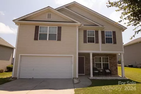 1412 River Run Rd, Lowell, NC 28098
