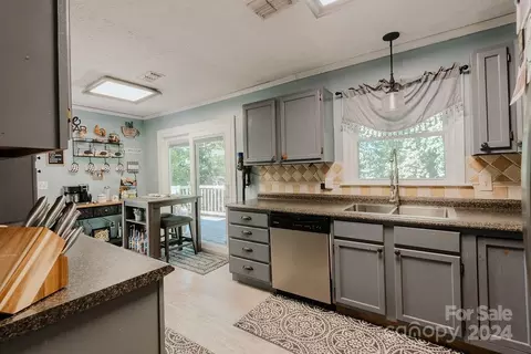 162 Pine Ridge Trl, Pinnacle, NC 27043 photo 8