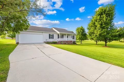 230 Fairdale Rd, Statesville, NC 28625