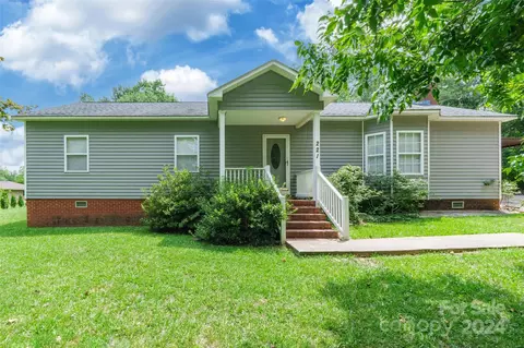 221 S Potter Rd, Lancaster, SC 29720