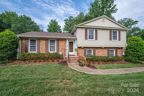 521 Jasin Dr, Gastonia, NC 28054