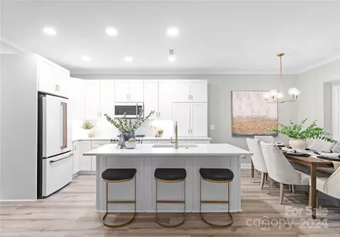 4640 Dabney Vigor Dr, Charlotte, NC 28209