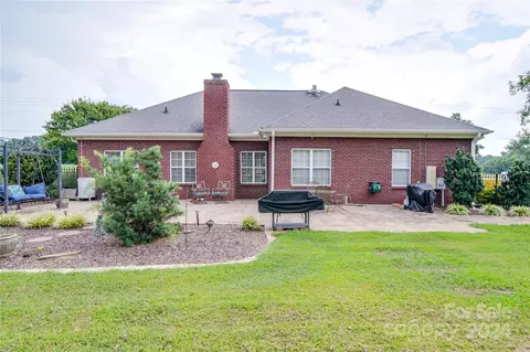 725 Tammy Dr, Monroe, NC 28110 photo 2