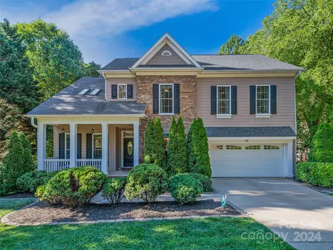 1052 Columbine Rd, Asheville, NC 28803
