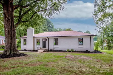 440 Fieldstone Rd, Mooresville, NC 28115
