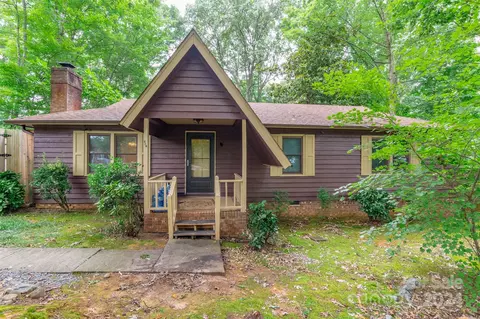 237 Moorefield Dr, Matthews, NC 28104